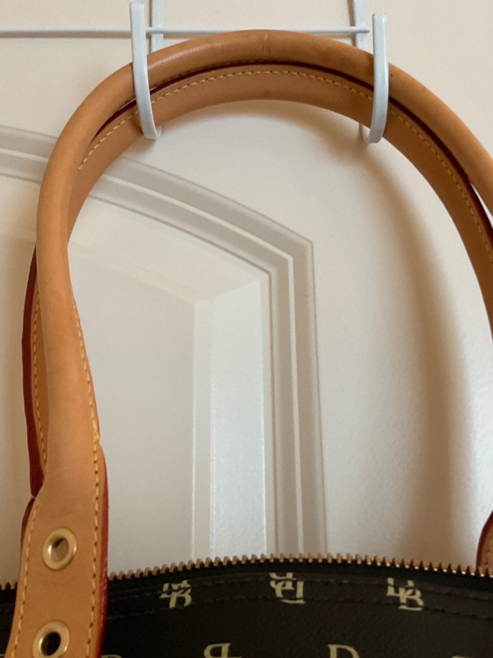 NWOT Dooney&Bourke Signature Satchel Four piece set - Picture 11 of 13
